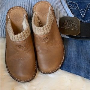 Cute Preppy Ugg Mule Slides 8 versatile EUC Wedge